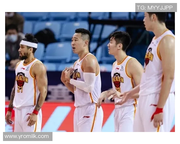 赛后分析：上海篮球队与深圳篮球队的战术对决与关键表现探讨